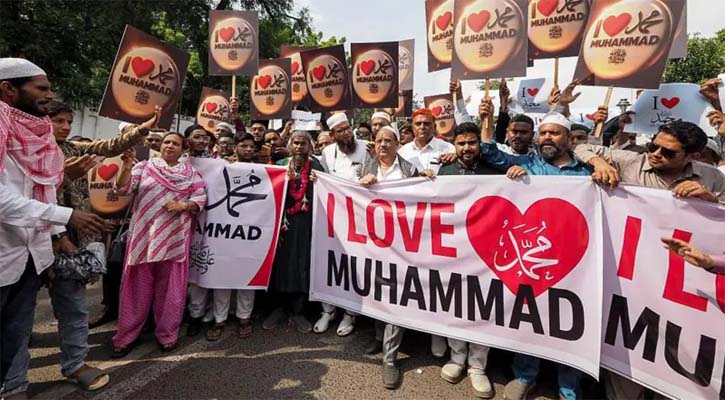 ভারতে ‘আই লাভ মুহাম্মদ’ ব্যানার নিয়ে মুসলমানদের টার্গেট করার অভিযোগ